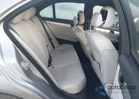 2013 Mercedes-Benz C 250 Sport из США, поврежденный, VIN WDDGF4HB6DR269993